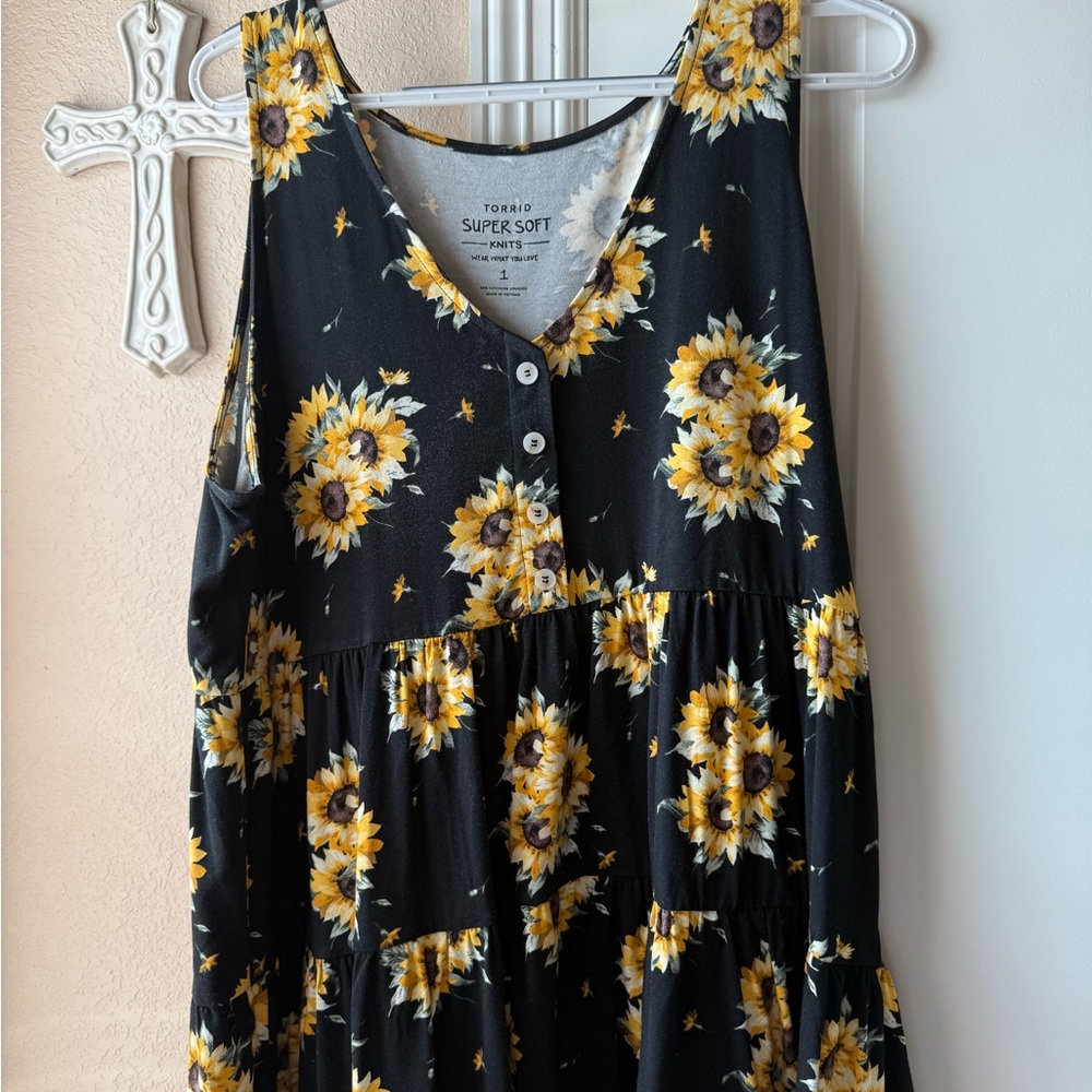 Torrid Tops - Picture 13 of 16